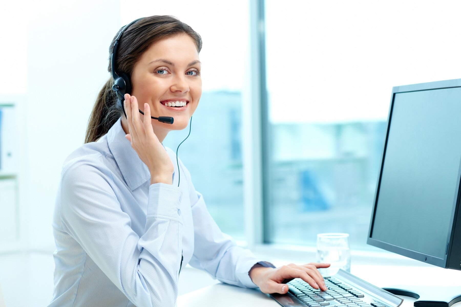 businesswoman call center office 1098 984